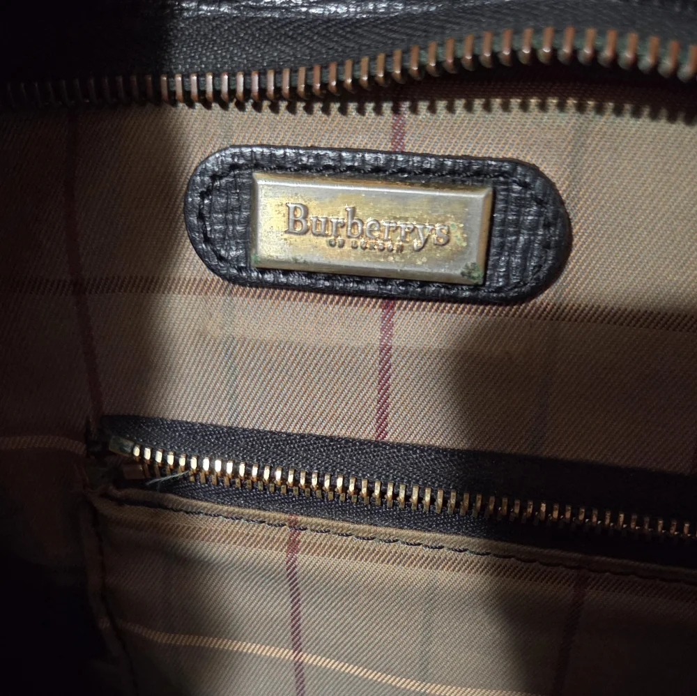 Burberrys Vintage Black Leather Zip Top Briefcase Business Bag (Unisex)